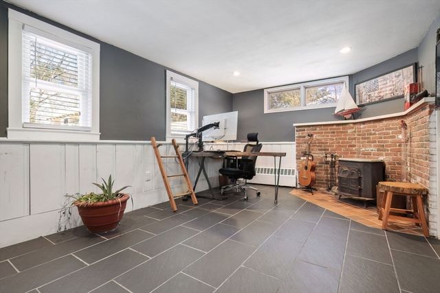 12 Warren St, Georgetown, MA 01833