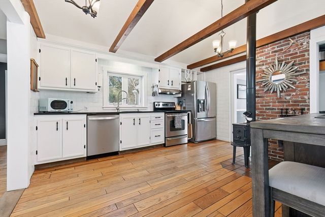 12 Warren St, Georgetown, MA 01833