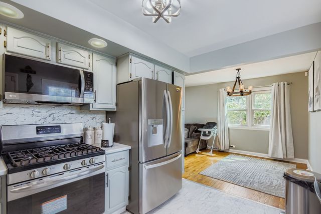 4509 W 105th Street, Oak Lawn, IL 60453