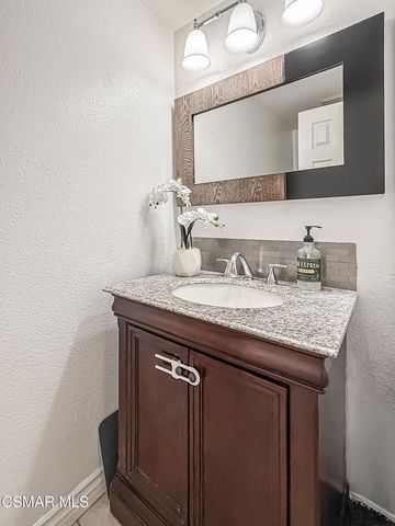 2428 Chandler Avenue 1, Simi Valley, CA 93065