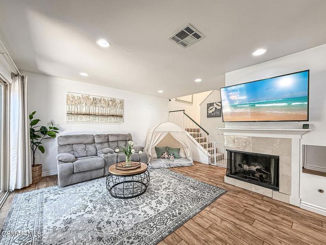 2428 Chandler Avenue 1, Simi Valley, CA 93065