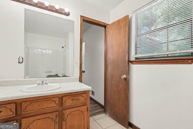 9115 Raven Drive, Jonesboro, GA 30238