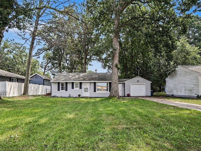384 N 6th Avenue, Fruitport, MI 49415