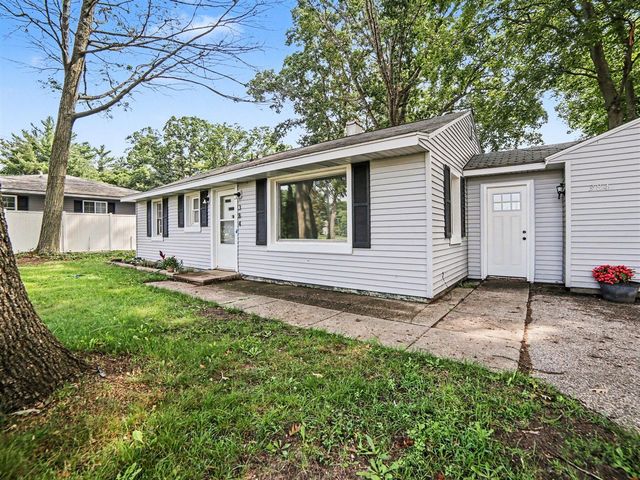 384 N 6th Avenue, Fruitport, MI 49415
