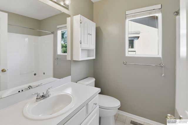 15121 Bedford Avenue, Omaha, NE 68116