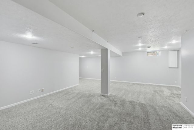 15121 Bedford Avenue, Omaha, NE 68116
