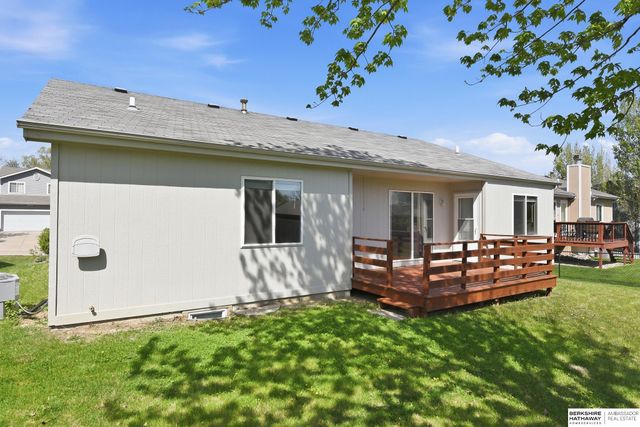 15121 Bedford Avenue, Omaha, NE 68116