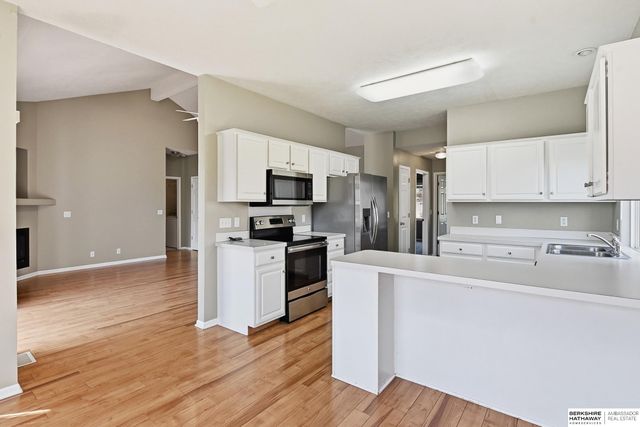 15121 Bedford Avenue, Omaha, NE 68116