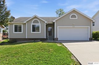 15121 Bedford Avenue, Omaha, NE 68116