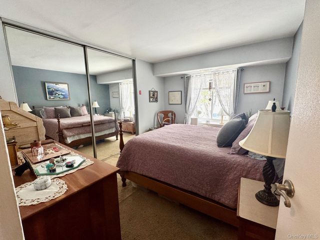 8 Idaho i8, Coram, NY 11727