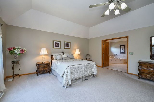 3940 Highknob Circle, Naperville, IL 60564