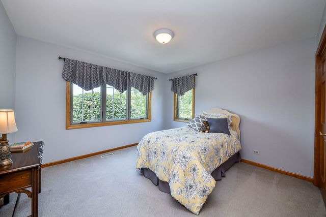 3940 Highknob Circle, Naperville, IL 60564