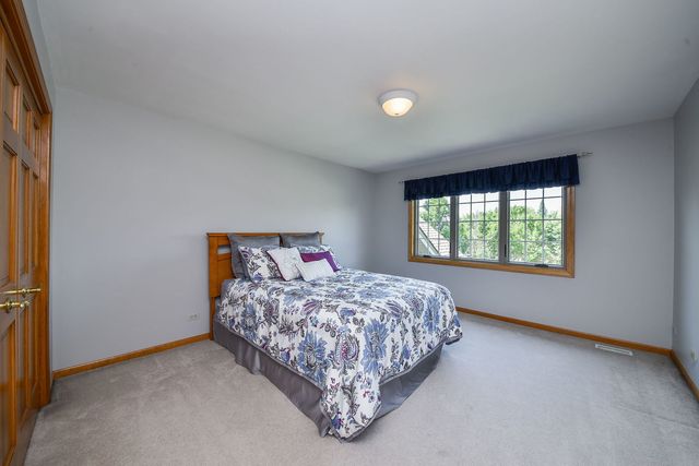 3940 Highknob Circle, Naperville, IL 60564