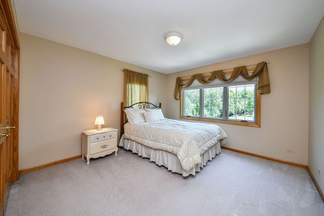 3940 Highknob Circle, Naperville, IL 60564