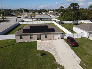 402 NE Mainsail Street, Port St Lucie, FL 34983