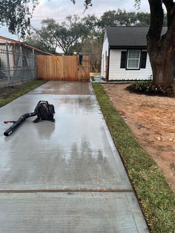 7507 Arnim Street, Houston, TX 77087