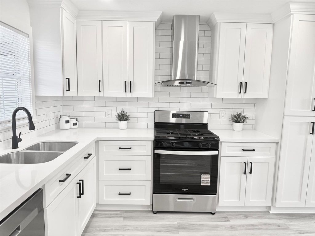 7507 Arnim Street, Houston, TX 77087