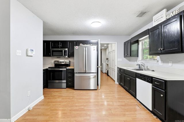 1126 Oakview Cove, Benton, AR 72015