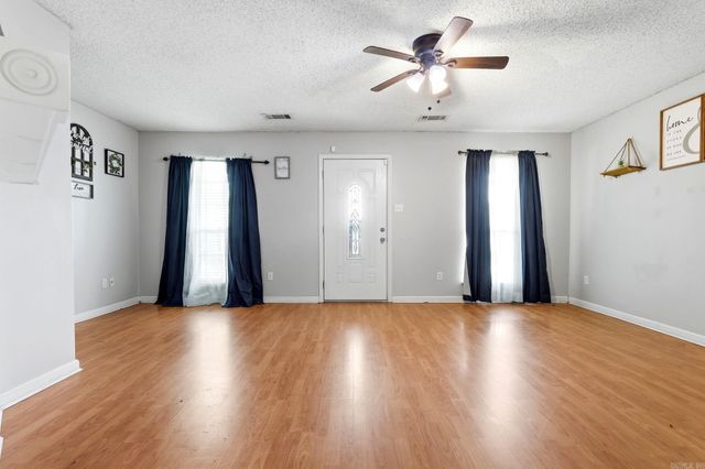 1126 Oakview Cove, Benton, AR 72015