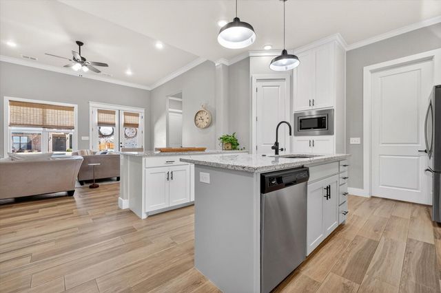 1308 Dover Lane, Wolfforth, TX 79382