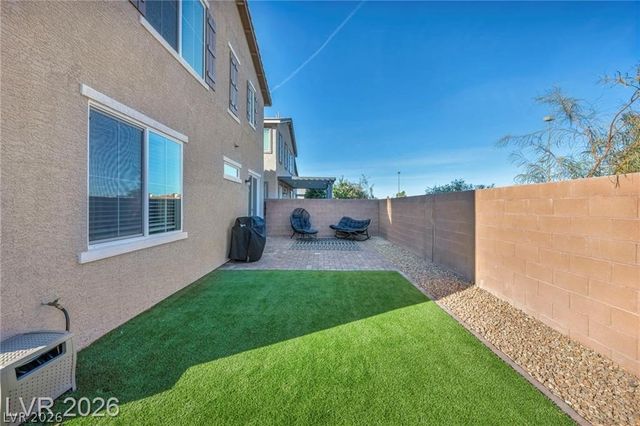 1016 Huckburn Avenue, Henderson, NV 89015