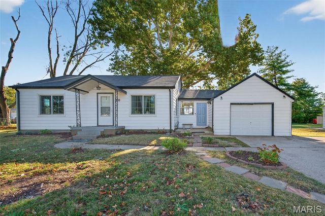 7110 Willow Lane, Hazelwood, MO 63042