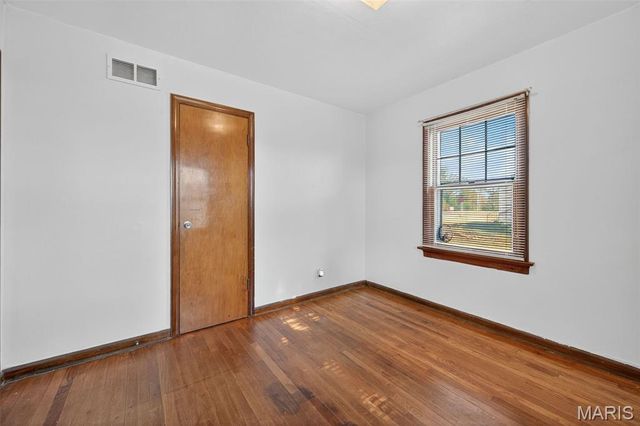 7110 Willow Lane, Hazelwood, MO 63042