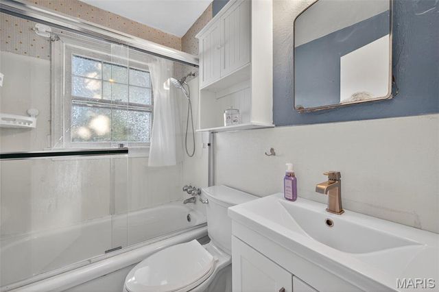 7110 Willow Lane, Hazelwood, MO 63042