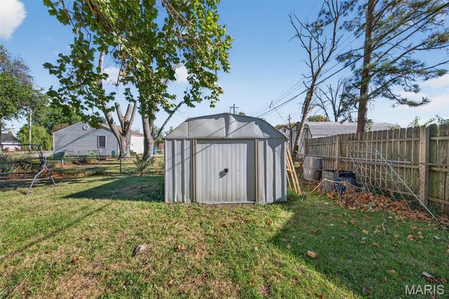 7110 Willow Lane, Hazelwood, MO 63042