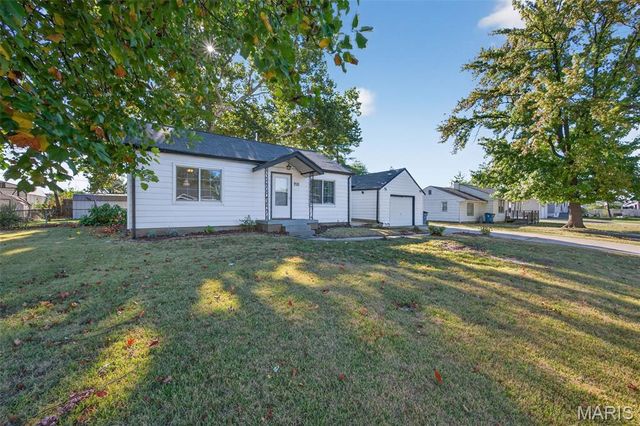 7110 Willow Lane, Hazelwood, MO 63042