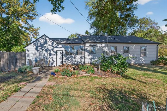 7110 Willow Lane, Hazelwood, MO 63042