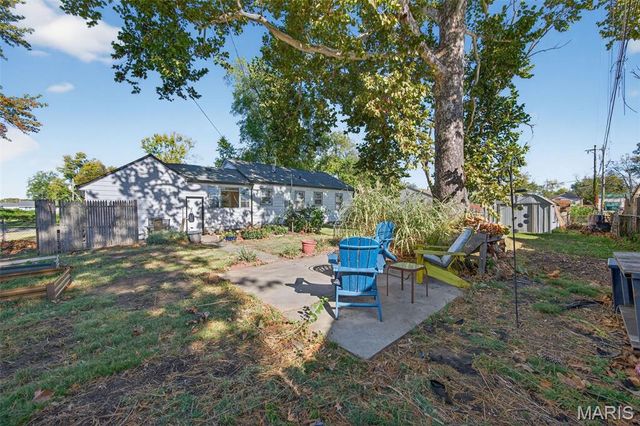 7110 Willow Lane, Hazelwood, MO 63042