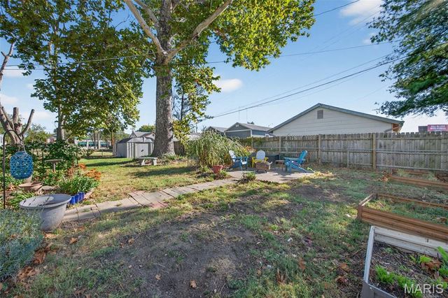 7110 Willow Lane, Hazelwood, MO 63042