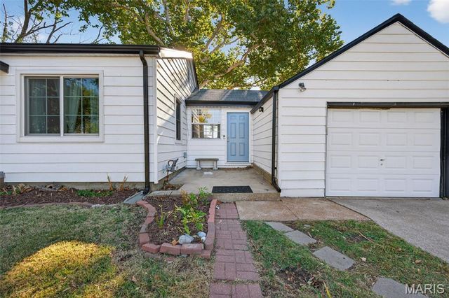 7110 Willow Lane, Hazelwood, MO 63042