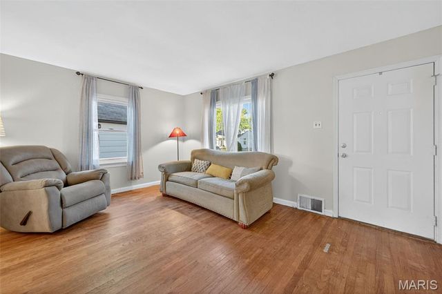 7110 Willow Lane, Hazelwood, MO 63042