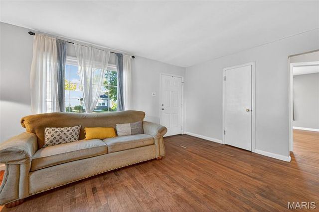 7110 Willow Lane, Hazelwood, MO 63042