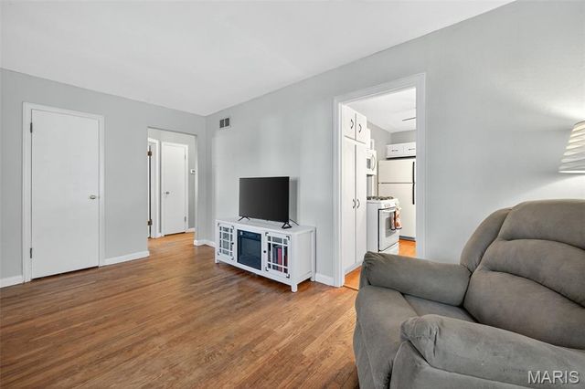 7110 Willow Lane, Hazelwood, MO 63042