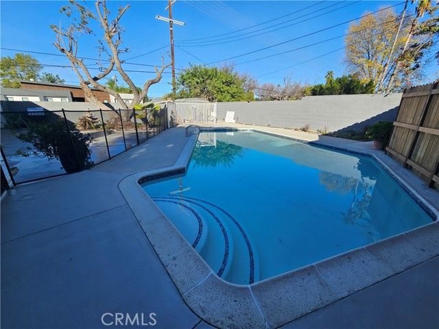 5352 Bayer, Woodland Hills (los Angeles), CA 91367