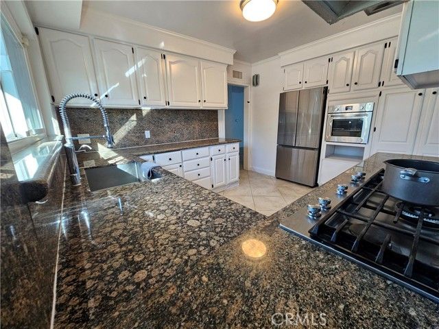 5352 Bayer, Woodland Hills (los Angeles), CA 91367