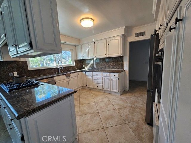 5352 Bayer, Woodland Hills (los Angeles), CA 91367