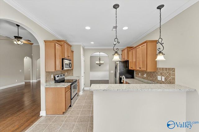 6714 Zach Lane, Owens Cross Roads, AL 35763