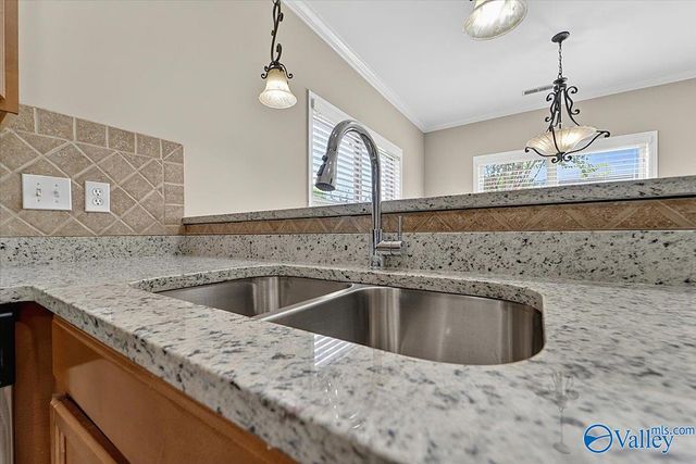 6714 Zach Lane, Owens Cross Roads, AL 35763