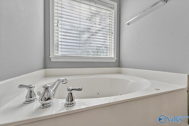 6714 Zach Lane, Owens Cross Roads, AL 35763