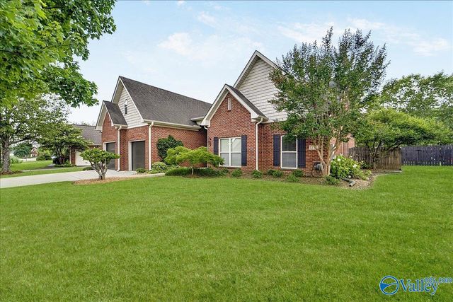 6714 Zach Lane, Owens Cross Roads, AL 35763