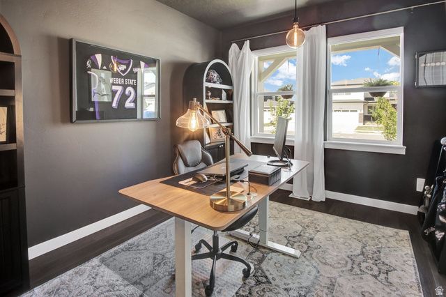 2119 S MOUNTAIN VIEW BLVD, Woods Cross, UT 84087