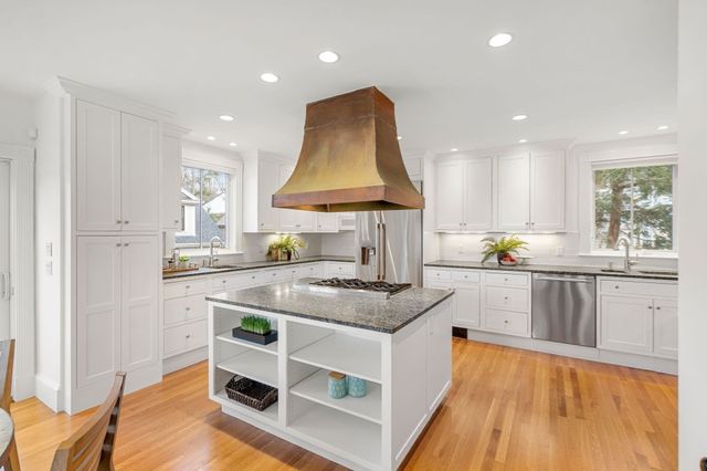 44 Putnam Street, Newton, MA 02465