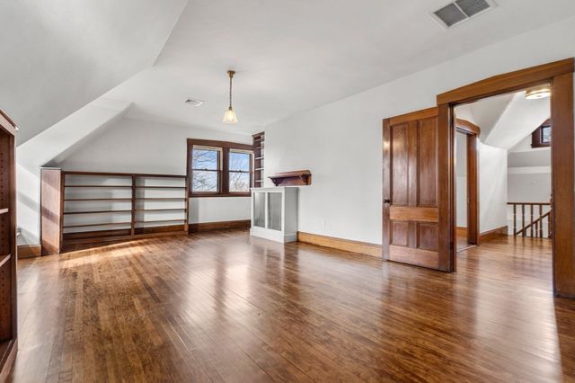 44 Putnam Street, Newton, MA 02465