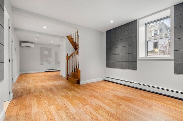 44 Putnam Street, Newton, MA 02465