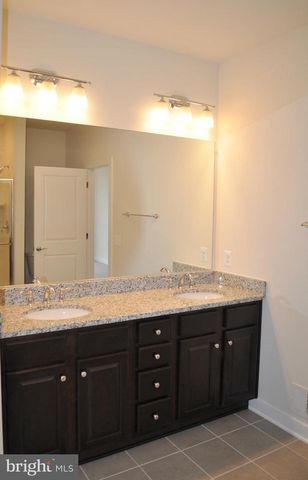 13424 ARROWBROOK CENTRE DR, Herndon, VA 20171