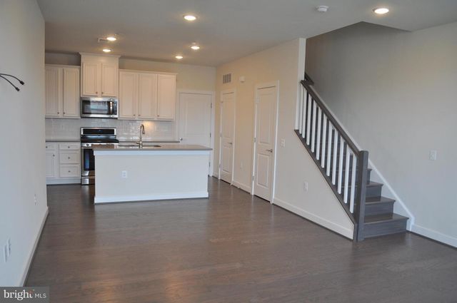13424 ARROWBROOK CENTRE DR, Herndon, VA 20171